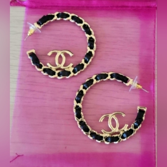 HOOP EARRINGS - Picture 2 of 3